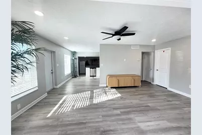 3913 S Shade Avenue, Sarasota, FL 34231 - Photo 15