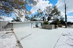 3913 S Shade Ave, Sarasota, FL 34231 - Photo 7