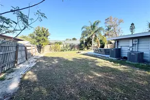 3913 S Shade Ave, Sarasota, FL 34231 - Photo 59