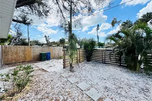 3913 S Shade Ave, Sarasota, FL 34231 - Photo 13