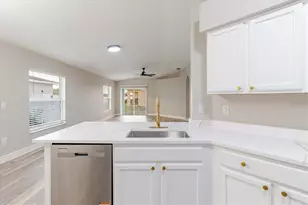 7861 Carriage Pointe Dr, Gibsonton, FL 33534 - Photo 21