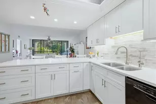 3361 Cross Creek Dr, Sarasota, FL 34231 - Photo 5