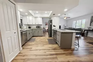 8425 Cypress Lake Cir, Sarasota, FL 34243 - Photo 7