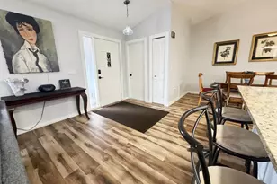 8425 Cypress Lake Cir, Sarasota, FL 34243 - Photo 17