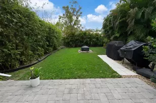 8425 Cypress Lake Cir, Sarasota, FL 34243 - Photo 29