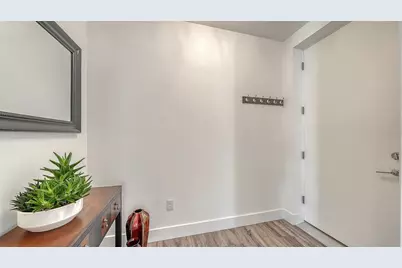 1703 N Tamiami Trail #511, Sarasota, FL 34234 - Photo 5