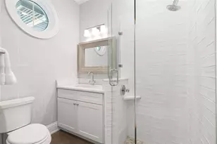 5569 Cape Leyte Dr, Sarasota, FL 34242 - Photo 37
