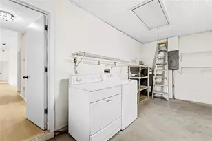 396 Chartley Ct S, Sarasota, FL 34232 - Photo 37