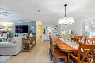 8521 Countess Ave Cir, Palmetto, FL 34221 - Photo 9