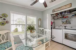 8521 Countess Ave Cir, Palmetto, FL 34221 - Photo 11