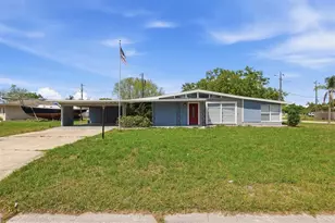 3727 Dover Dr, Sarasota, FL 34235 - Photo 3