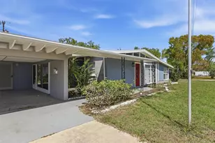 3727 Dover Dr, Sarasota, FL 34235 - Photo 5