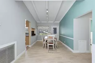 3727 Dover Dr, Sarasota, FL 34235 - Photo 15