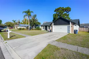 4136 Spring Way Cir, Valrico, FL 33596 - Photo 5