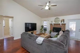 4136 Spring Way Cir, Valrico, FL 33596 - Photo 9