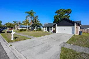 4136 Spring Way Cir, Valrico, FL 33596 - Photo 7