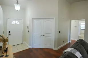4136 Spring Way Cir, Valrico, FL 33596 - Photo 13