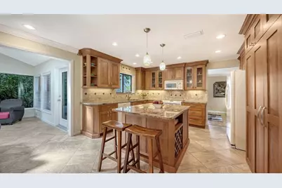 5345 Siesta Court, Sarasota, FL 34242 - Photo 11