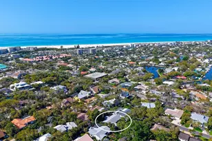 5345 Siesta Ct, Sarasota, FL 34242 - Photo 3