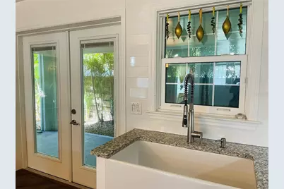 1330 S Jefferson Avenue, Sarasota, FL 34239 - Photo 13