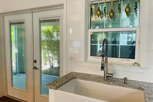 1330 S Jefferson Ave, Sarasota, FL 34239 - Photo 13