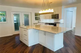 1330 S Jefferson Ave, Sarasota, FL 34239 - Photo 11