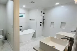 1330 S Jefferson Ave, Sarasota, FL 34239 - Photo 19