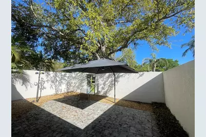 1330 S Jefferson Avenue, Sarasota, FL 34239 - Photo 29