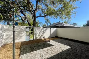 1330 S Jefferson Ave, Sarasota, FL 34239 - Photo 29