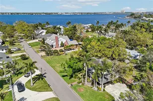 207 23rd St W, Bradenton, FL 34205 - Photo 7