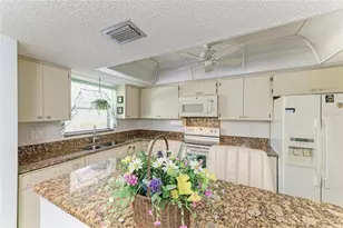 3983 Maceachen Blvd, Sarasota, FL 34233 - Photo 13