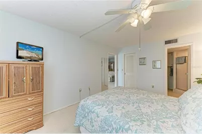 3983 Maceachen Boulevard #424, Sarasota, FL 34233 - Photo 23