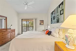 1633 Boathouse Cir, Sarasota, FL 34231 - Photo 17