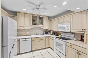 1633 Boathouse Cir, Sarasota, FL 34231 - Photo 15