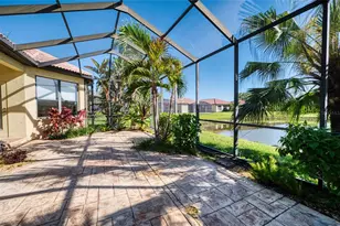 8142 Stirling Falls Cir, Sarasota, FL 34243 - Photo 7