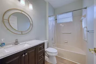 8142 Stirling Falls Cir, Sarasota, FL 34243 - Photo 27