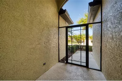 8142 Stirling Falls Circle, Sarasota, FL 34243 - Photo 3