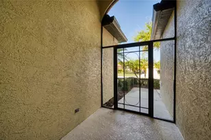 8142 Stirling Falls Cir, Sarasota, FL 34243 - Photo 3