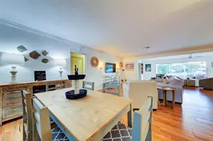 5354 Shadow Lawn Dr, Sarasota, FL 34242 - Photo 9