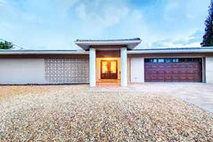 5354 Shadow Lawn Dr, Sarasota, FL 34242 - Photo 5