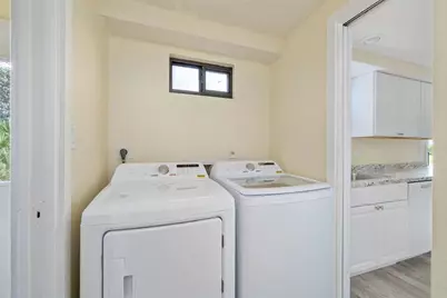 2004 Wood Hollow Place, Sarasota, FL 34235 - Photo 17