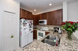 4211 Via Piedra Cir, Sarasota, FL 34233 - Photo 3