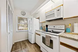 433 Cerromar Ln, Venice, FL 34293 - Photo 7