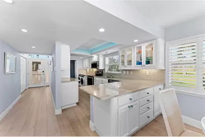 600 Manatee Avenue #106, Holmes Beach, FL 34217 - Photo 11