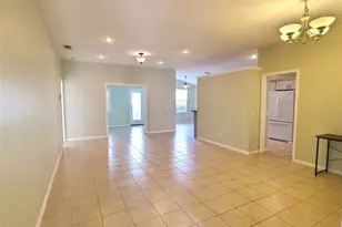 339 Fareham Dr, Venice, FL 34293 - Photo 3