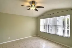 339 Fareham Dr, Venice, FL 34293 - Photo 9