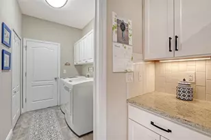 8143 36th St E, Sarasota, FL 34243 - Photo 25