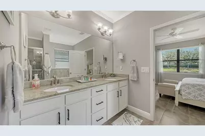 8143 36th Street E, Sarasota, FL 34243 - Photo 39