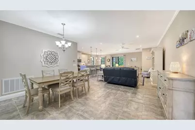 8143 36th Street E, Sarasota, FL 34243 - Photo 29