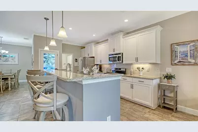 8143 36th Street E, Sarasota, FL 34243 - Photo 15